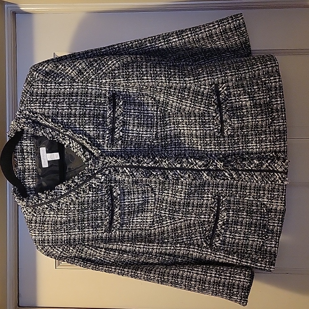 Beautiful 3/4 sleeve blazer